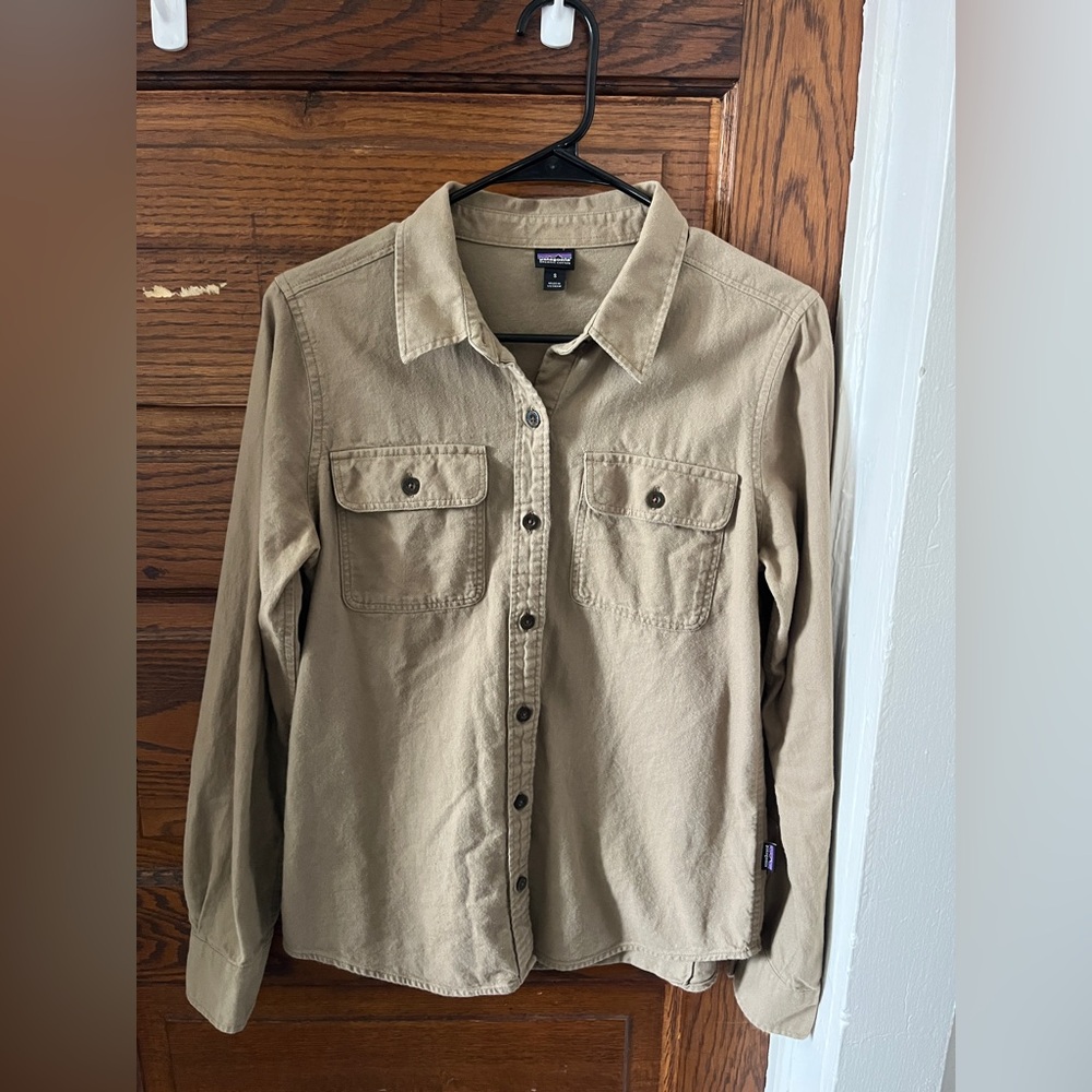 Patagonia Women's Tan Button Down Shirt